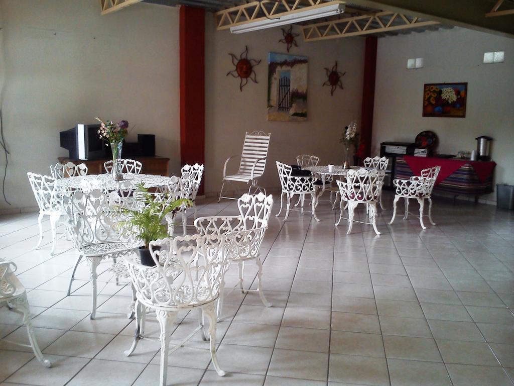 Hotel Los Balcones Parras de la Fuente Bagian luar foto