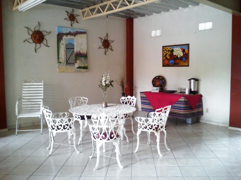 Hotel Los Balcones Parras de la Fuente Bagian luar foto